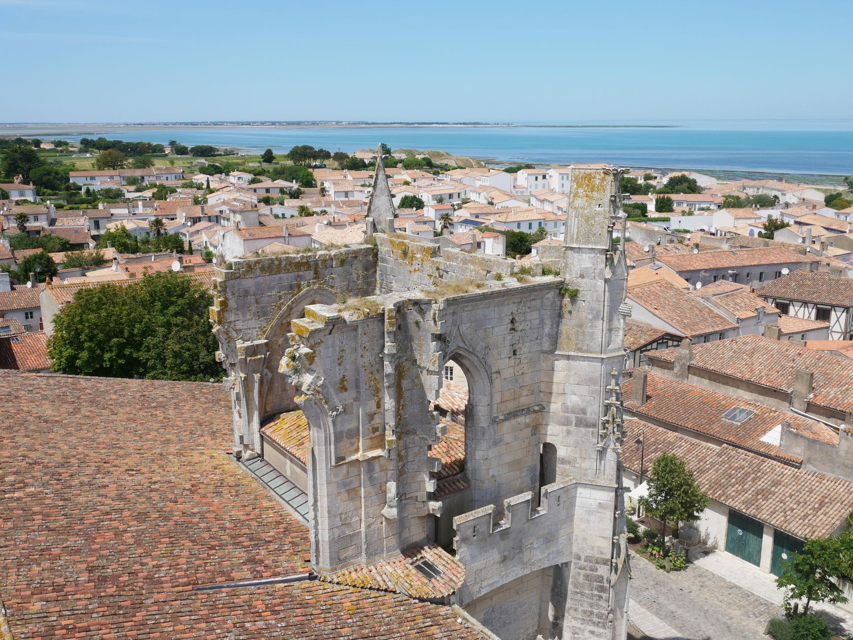 Bâchage de toiture équipe à Tours